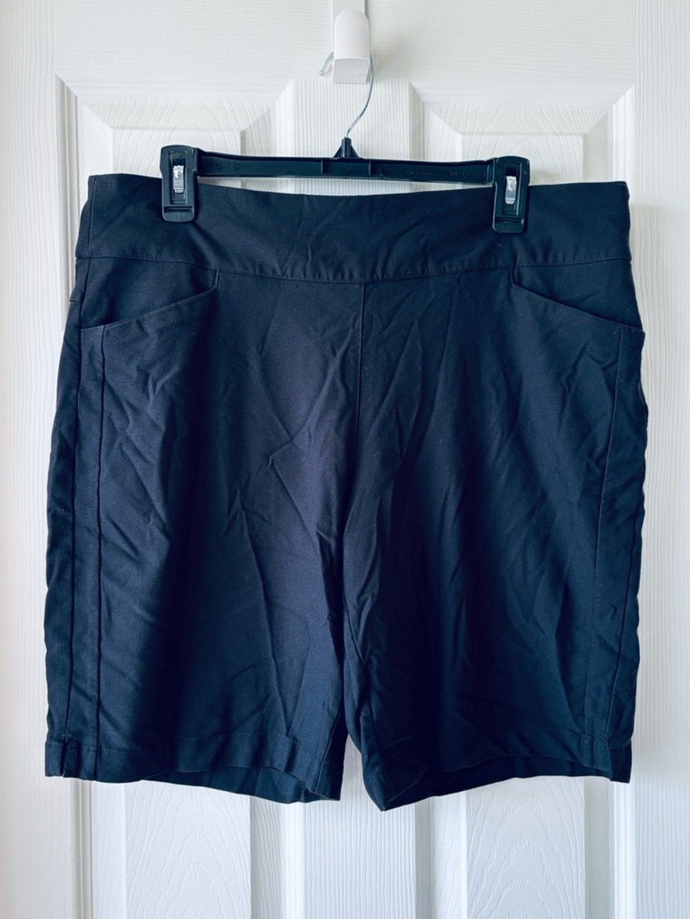 Lady Hagen Black Stretch Bermuda Shorts
